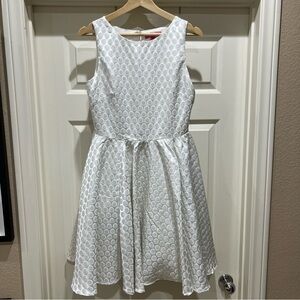 Betsey Johnson White Size 6 Dress Geometric circle pattern with pockets